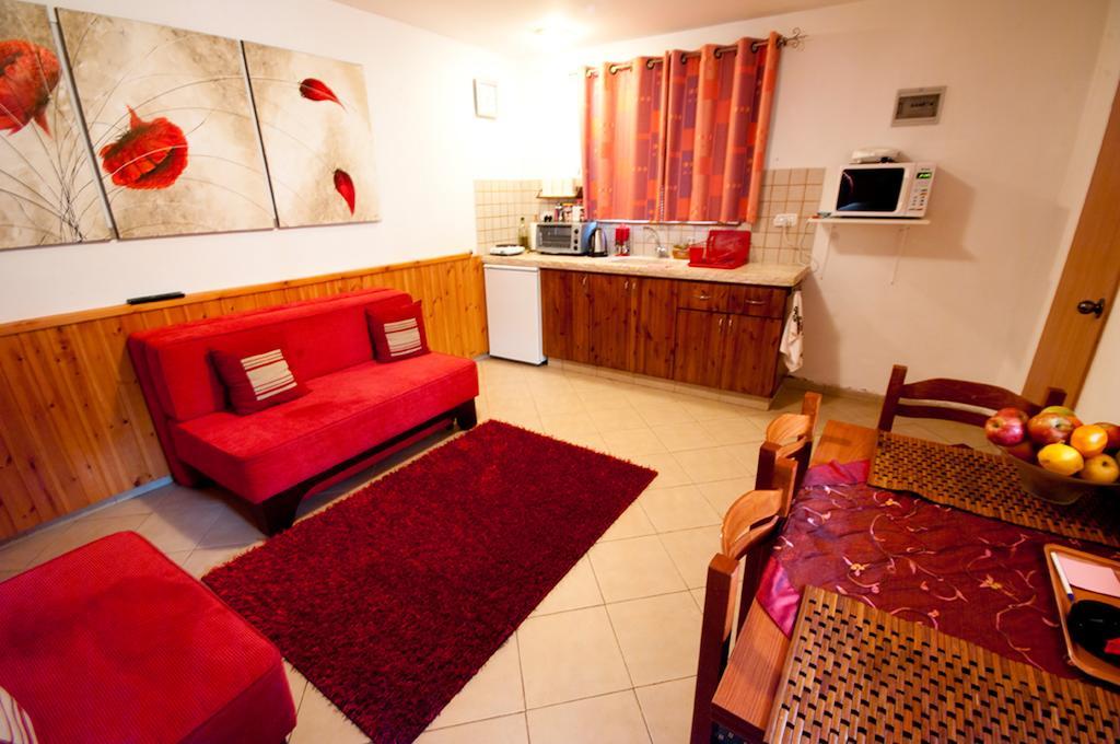 Elimelech Bapardes Villa Sheʼar Yashuv Exteriör bild