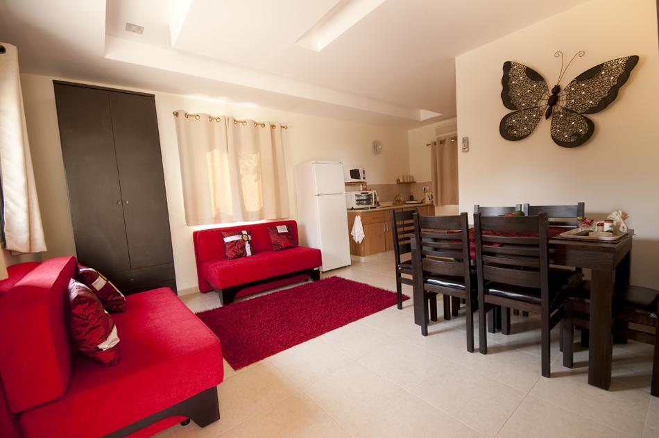 Elimelech Bapardes Villa Sheʼar Yashuv Rum bild