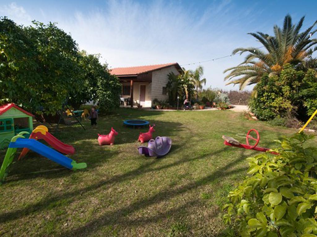 Elimelech Bapardes Villa Sheʼar Yashuv Exteriör bild