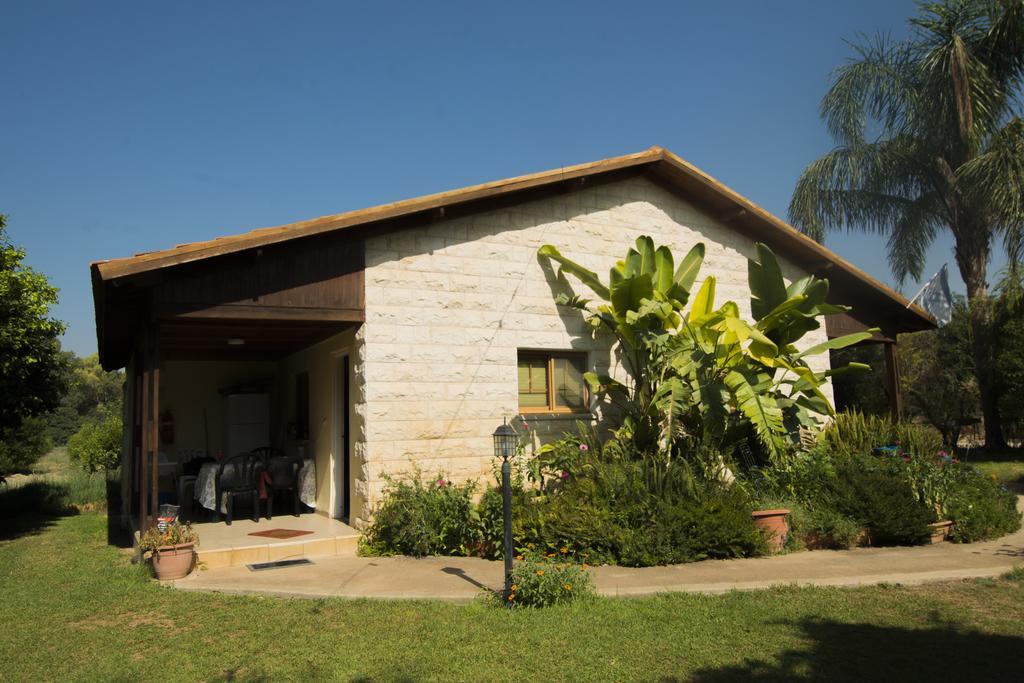 Elimelech Bapardes Villa Sheʼar Yashuv Exteriör bild